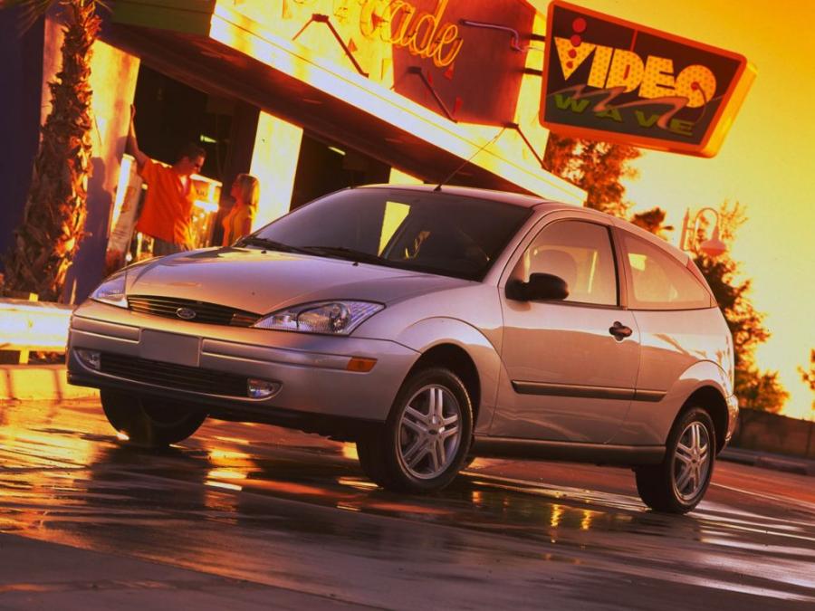  Ford Focus ZX3 1999 года  (фото 6 из 23)